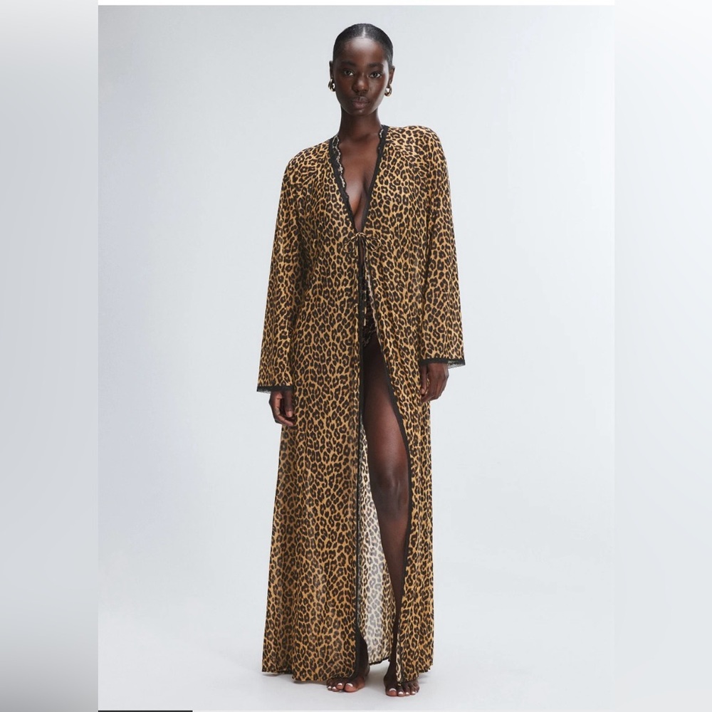 NWT Savage x Fenty‎ On The Prowl Full-Length Robe Suga Beige On The Prowl Print
